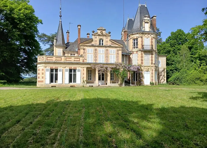 Chateau De Maucouvent