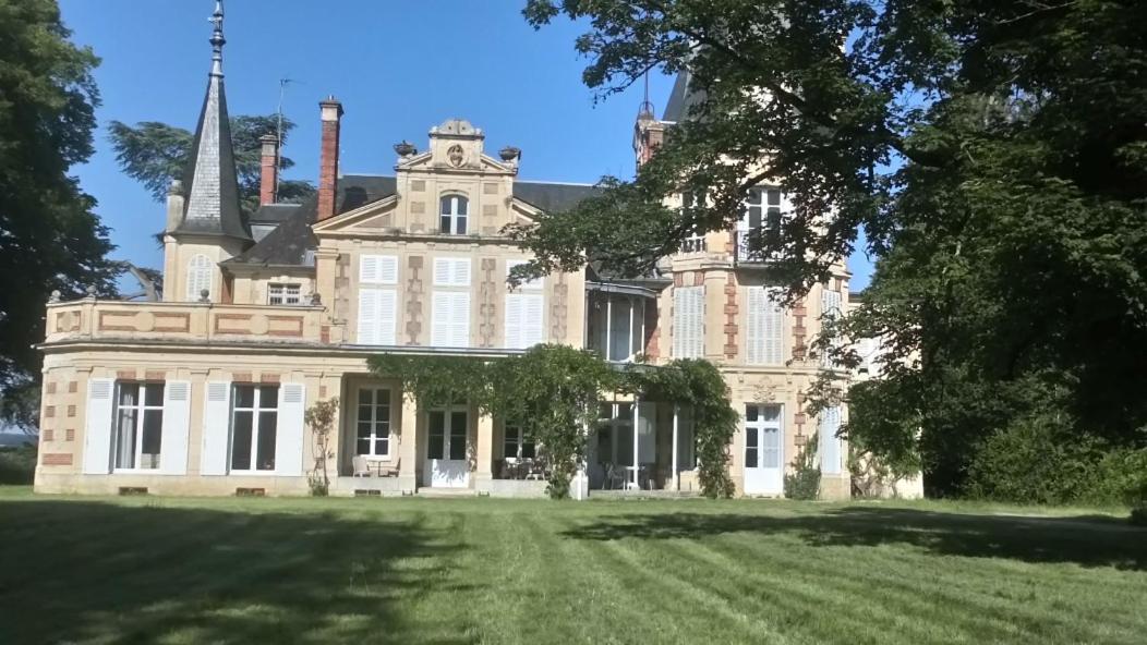 Chateau De Maucouvent Challuy