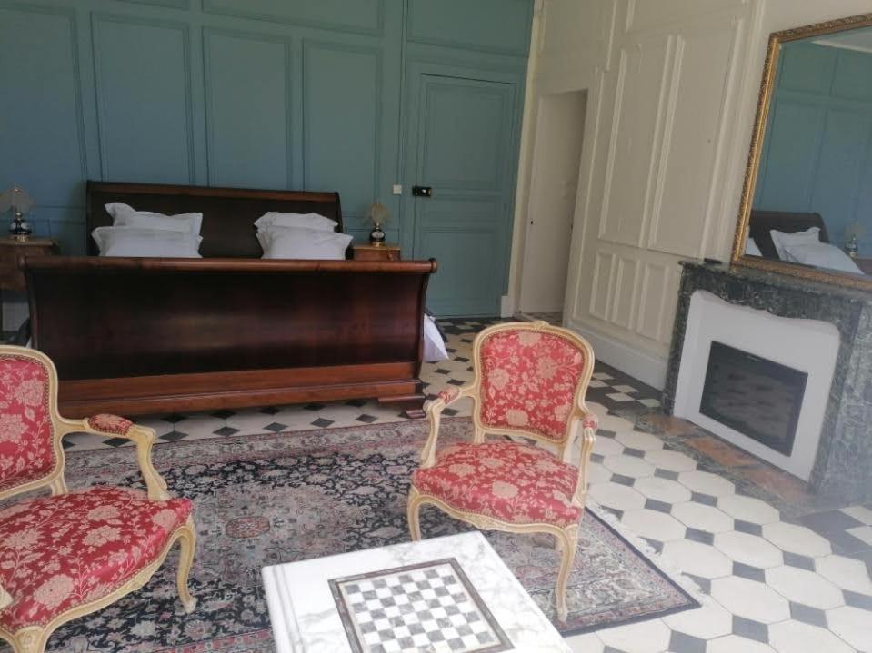 Chateau De Maucouvent * Challuy