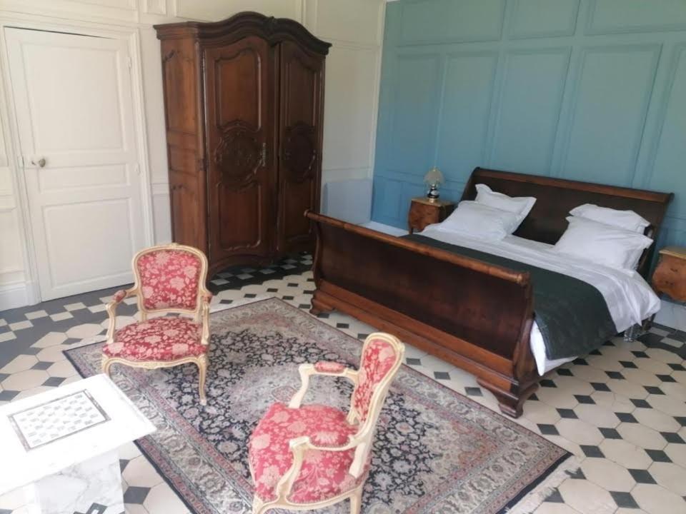 Chateau De Maucouvent