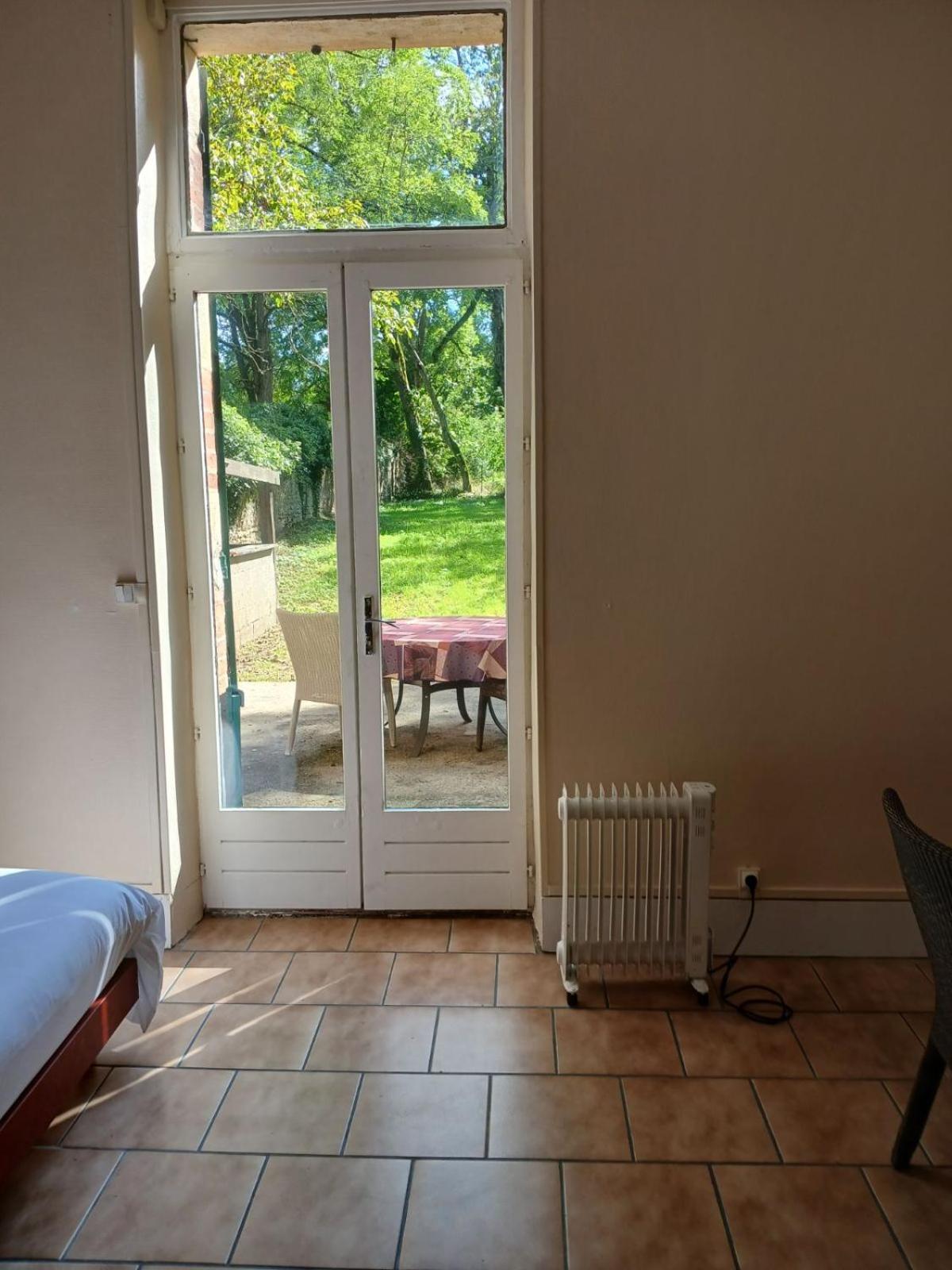 Chateau De Maucouvent Bed & Breakfast *